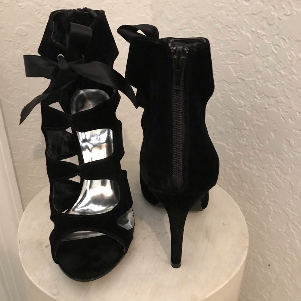 Black velvet heels